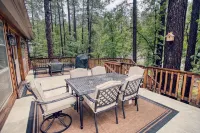 A cozy treehouse cabin in the heart of Pinetop.