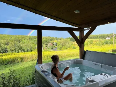 Custom Finger Lakes home near Ithaca with hot tub