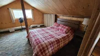 Eureka Lake Log Cabin Retreat Hotels in Ashland County