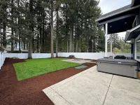 Custom-built Detroit Lake house -- walking distance to the lake and town!
