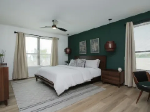 No Agenda!  Beautiful bay views. It's time to relax and have fun. Hotels in Seabrook