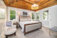The Oasis at Lake Gaston - Heated Pool, Hot Tub, Pontoon Boat Rental Included!