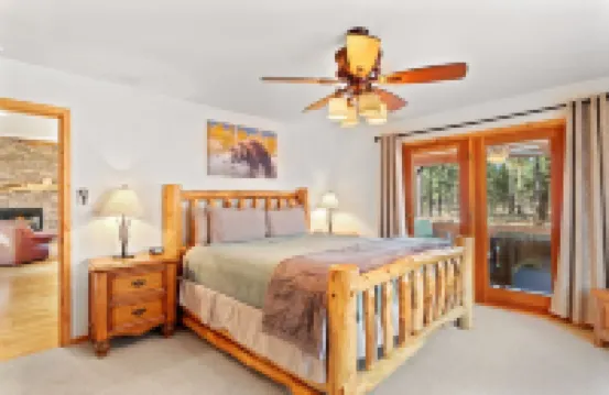 Bearfoot Cabin W/Hot Tub, Gas Fire Pit, Game Room & Direct Forest Access