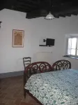 Hilltop Farmhouse - Countryside Views: 5 Beds (+2 Extra DR - ensuite BR (+20%)