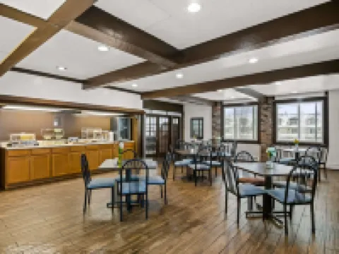 Econo Lodge Manistee Hotels in Manistee