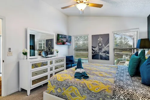 Fabulous bright modern recently refurbished 5 bed home with water views