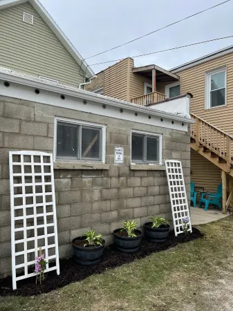 Historic downtown upper loft. 6 blocks to the beach 🌊