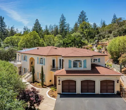 Wine Country Lux Villa w/ Hot Tub and Pool