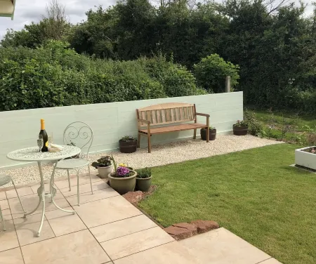 Lovely cabin with country views in popular Somerset village.