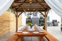 Room for Everyone! 7Br, 6.5BA Wine Country Retreat Near Downtown