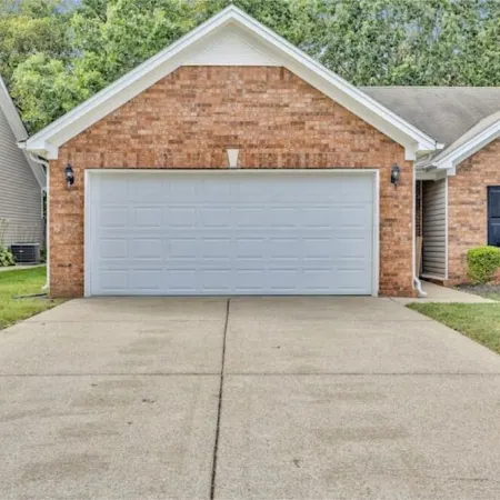 NEW! Spring Hill Private Cozy 3BR Home