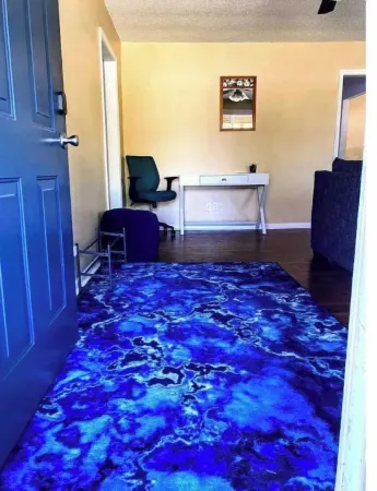 Cozy ranch, minutes from both historic downtown Savannah and Tybee Beaches.