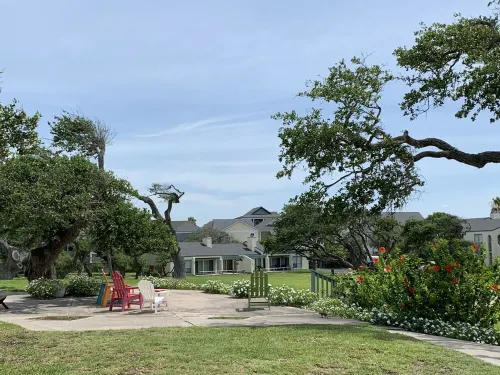 The Sand Piper-Pier, Pool, Bay View & Boat Launch