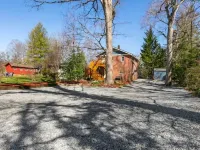 Modern & Cozy, Minutes to Airport & WNC Ag Center Hotels in Fletcher