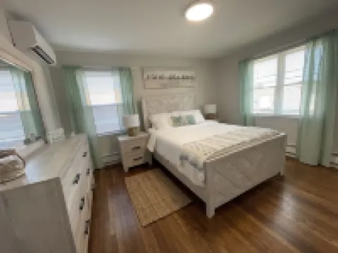 Beautiful 2 Bed Apt w/ Parking & Beach Passes - Walk to Beach, Rides, Waterpark