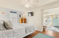 Stunning Ocean Views - Hot Tub - Cottage with Character - 5 Stars!