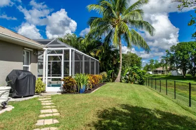 10 miles to Jensen, Hutchinson, and Stuart beaches-  Amazing 3/2 w  private pool Hotels near Spruce Bluff Preserve