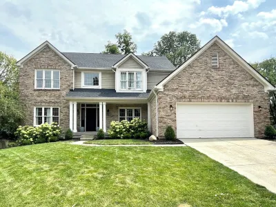 Master King Suite, Game Room, Private Backyard on Golf Course
