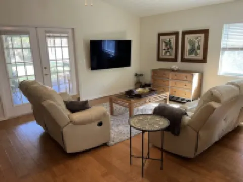 Comfortable and Spacious house near the beach