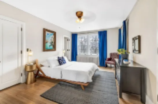 LUXE Manor with Modern, Elegant Vibes