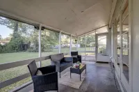 Close to Ulm & Meta, Pet Friendly, Fiber Internet, Carport!