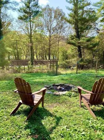 Charmingly renovated historic Canal House on C&O along Potomac close to Antietam