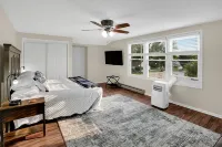 Bancroft House-Spacious, just remodeled & updated! New appliances, arcade games!