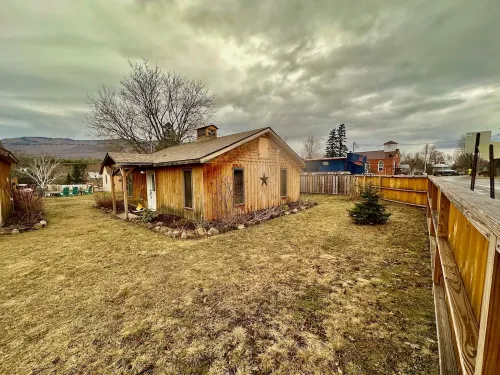 Stylish Mountain Retreat: Hot Tub, Fire Pit, Whiteface Views!