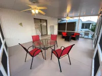 NEWLY REMODELED-Peaceful Florida Island Home-5 minute canal ride to Gulf waters!