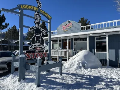 Remodeled Aspen Chateau. Bright & Boho 4BR Hotels near Crowley Lake Park