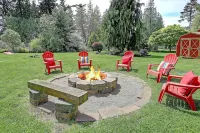 Large Log Cabin w/Ocean Views, indoor/outdoor games, 5mins walk to beach