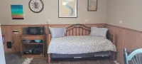 Cozy cabin in adorable Genoa with AC, WiFi pet friendly and close the river. - 2 tähden