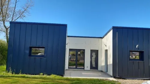 New single-storey house 800 metres from the sea and footpaths