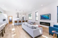 Fairhaven Luxury With Rooftop Deck and Ocean Views