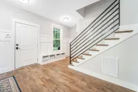 Family Friendly w/4 Kings Near Uga & Downtown Athens. Parking for Uga Football - 4-نجوم