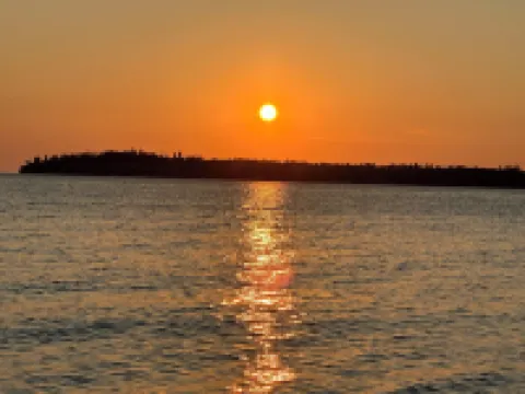 The Beach Retreat-Stylish 2-bedroom view condo in Birch Bay