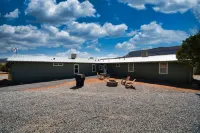 "The Bluff House-Privacy with spectacular views" Hotels near Skyway Ski Trailhead