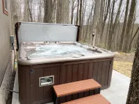 Campfire Retreat with outdoor hot tub under the stars and WiFi Hotels in Upshur County