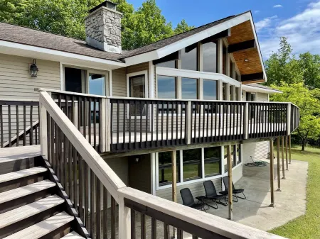 Grande Vista at Highpointe Lake Bellaire