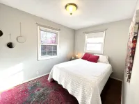 Adorable Comfy 4Bd3Ba Cottage Walk to Purdue with Game Arcade + Ping Pong Table!