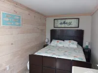 Hot Tub, Lake View Cottage, Dog Friendly, Lake Access Hotels in Tyrone