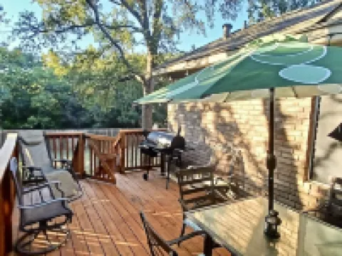 Superb,Pet Friendly. Big Backyard on Greenbelt. Heb Center. Atx Kalahari,183 Hotels in Leander
