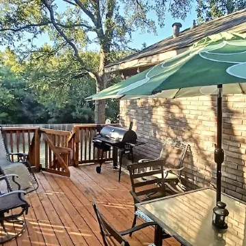 Superb,Pet Friendly. Big Backyard on Greenbelt. Heb Center. Atx Kalahari,183