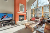 Cozy Beaver Creek Getaway Minutes From Ski Lift!