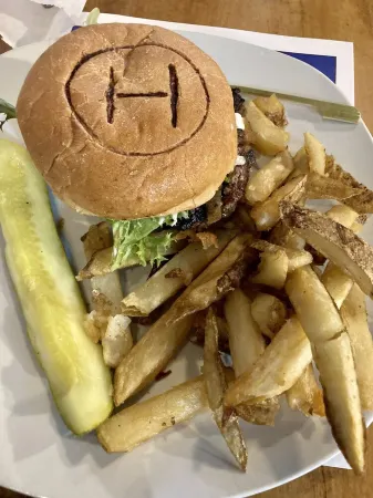 Walnut Beach Inn - close to the beach!