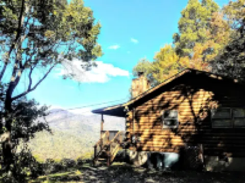 STUNNING VIEWS YEAR ROUND! Log Cabin, Hot Tub, Fireplace, Fire Pit, Private