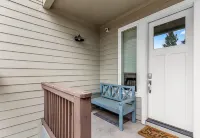 New Flagstaff townhome with Mountain Views!