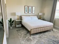 NEW Cozy Home in Historic Venice - Homestays