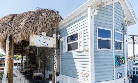 Key Largo Waterfront Paradise w/Kayaks, Private Dock & BBQ