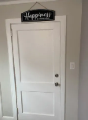 Great get away. 20 minute from CLT Airport, 27 minutes from UPTOWN CHARLOTTE!!